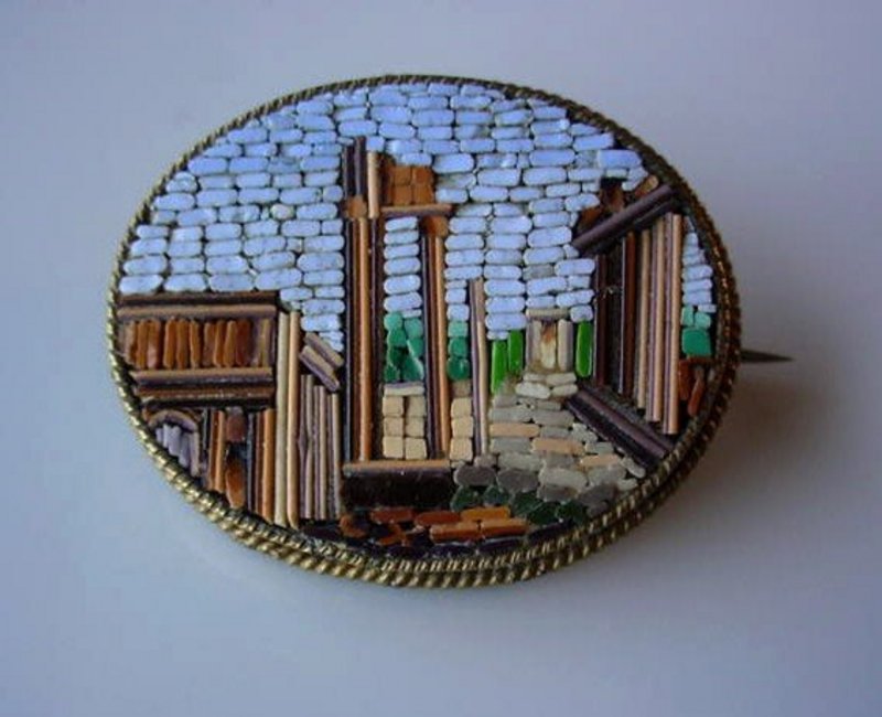 ANTIQUE BROOCH MICRO MOSAIC DEPICTING RUINS OF ROME