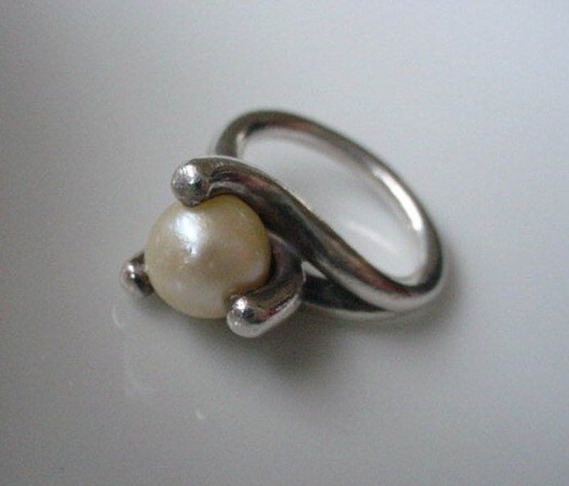 MEXICAN JEWELRY SIGNED ANTONIO STERLING & PEARL RING