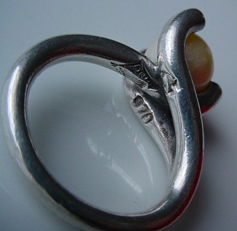 MEXICAN JEWELRY SIGNED ANTONIO STERLING &amp; PEARL RING