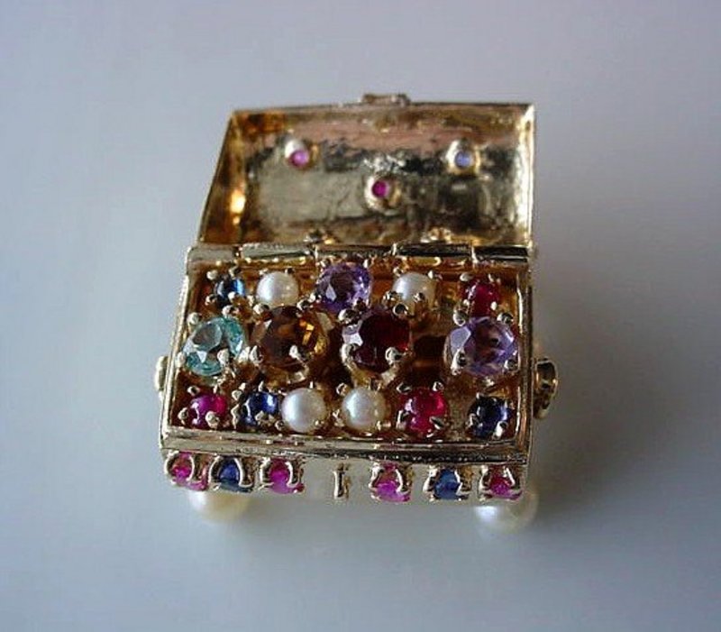 14K GOLD TREASURE CHEST CHARM LADEN WITH GEMS INSIDE