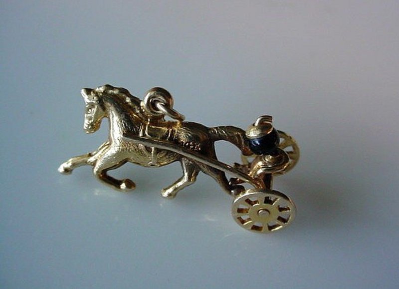 14K GOLD CHARM.. RIDER HORSE & SULKY MOVABLE WHEELS
