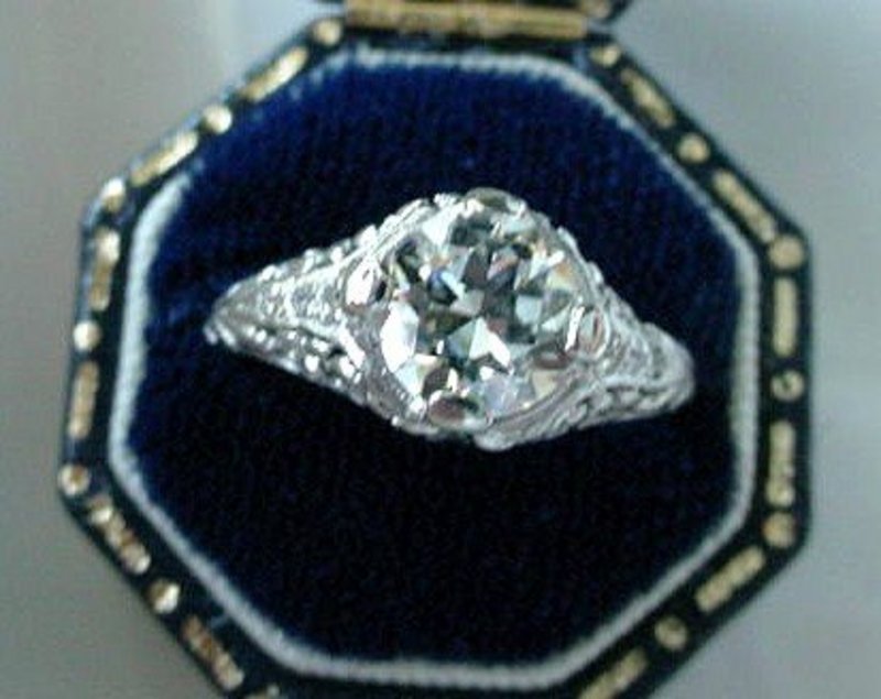 BEAUTIFUL 1.15 CARAT DIAMOND PLATINUM FILIGREE RING