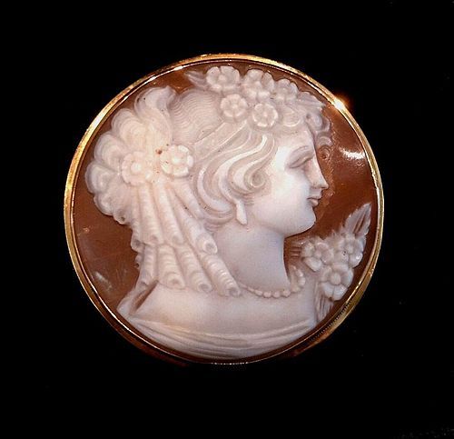18K HAND CARVED SHELL CAMEO BROOCH
