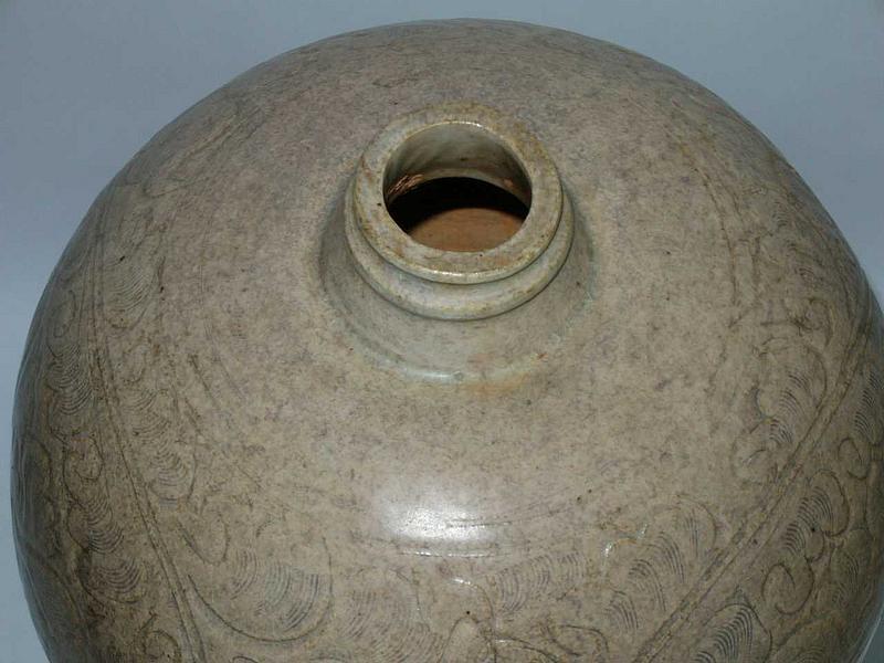 Large Song Dynasty Meiping or Plum Vase