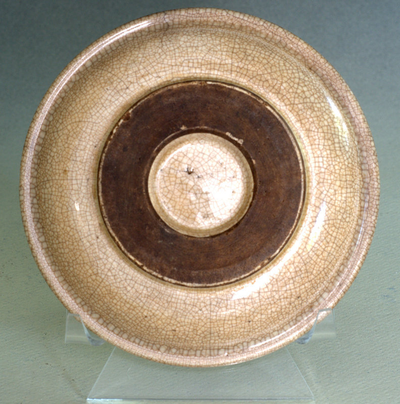 Ge Glazed Dish, Late Ming to Early Qing Period