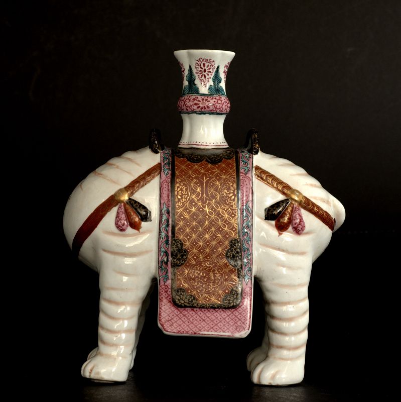 A Chinese Porcelain Elephant with a Vase on Its Back, Qing Dynasty