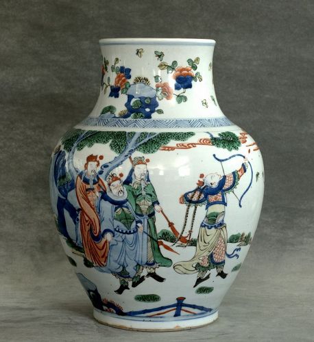 Chinese Famille Verte and Blue and White Decorated Jar, Qing Dynasty
