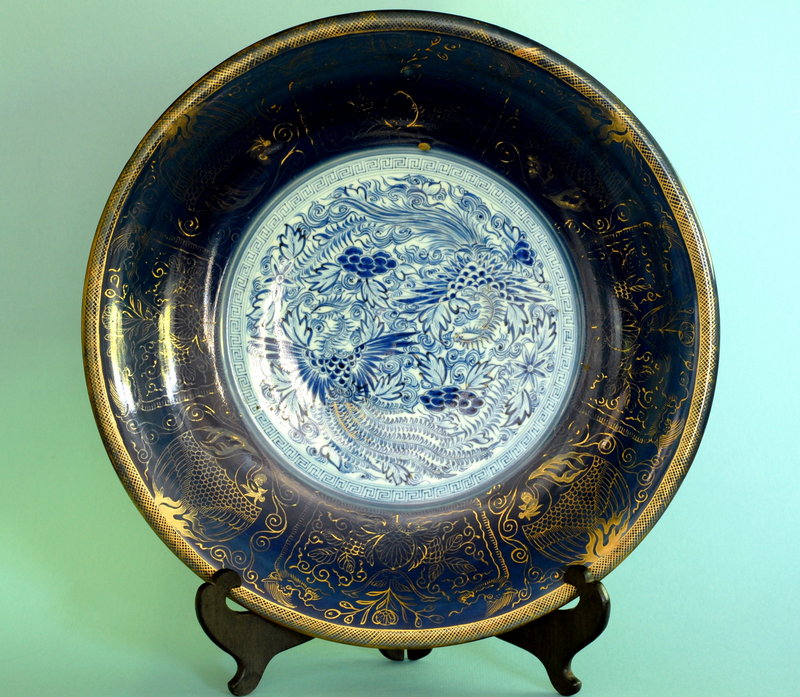 Japanese Gilt Blue and White Charger, 18th/19th Century
