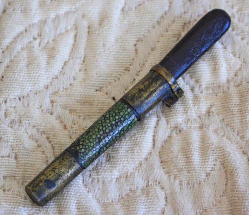 Antique Chinese Qing Dynasy small knife with Shagreen scabbard