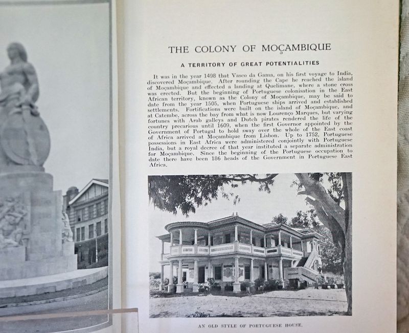 Old Tourist Travel Booklet of Mozambique