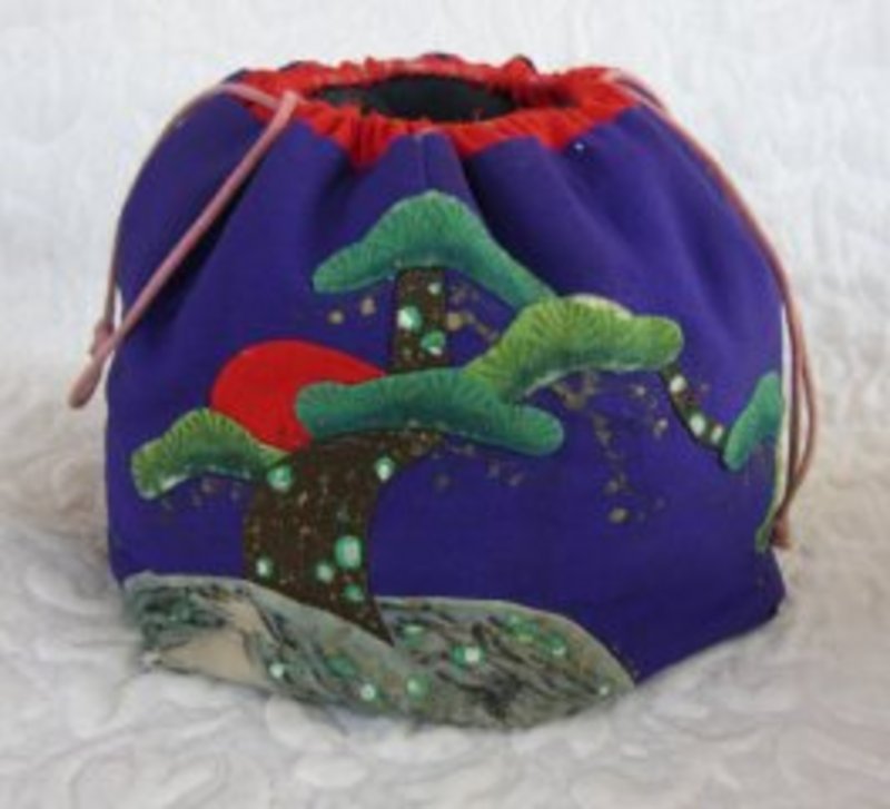 Japanese silk drawstring embroidered purse