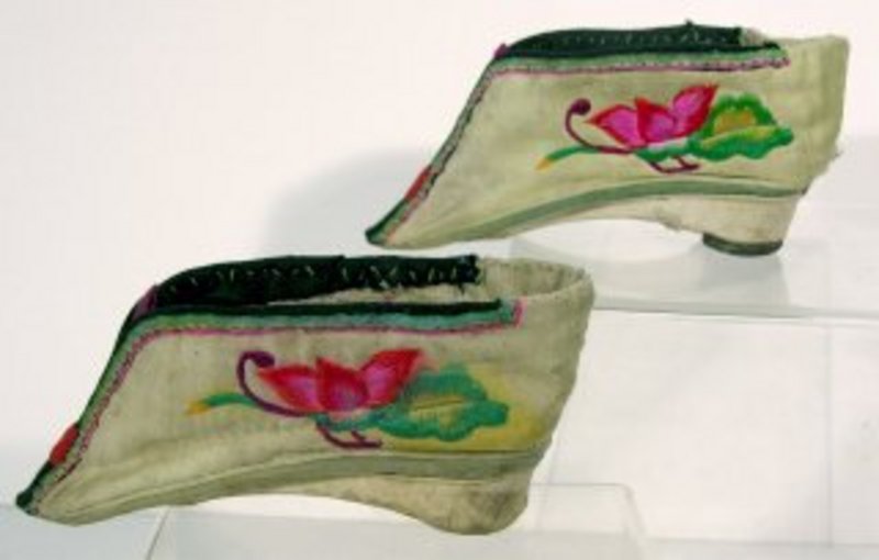 Lotus Shoes from HeBei silk embroidered lotus blossom