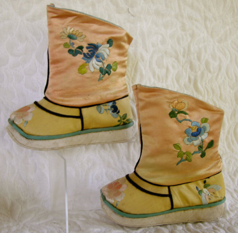 Chinese Qing dynasty Han embroidered childs boots