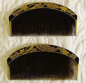 Japanese Pair of lacquer combs