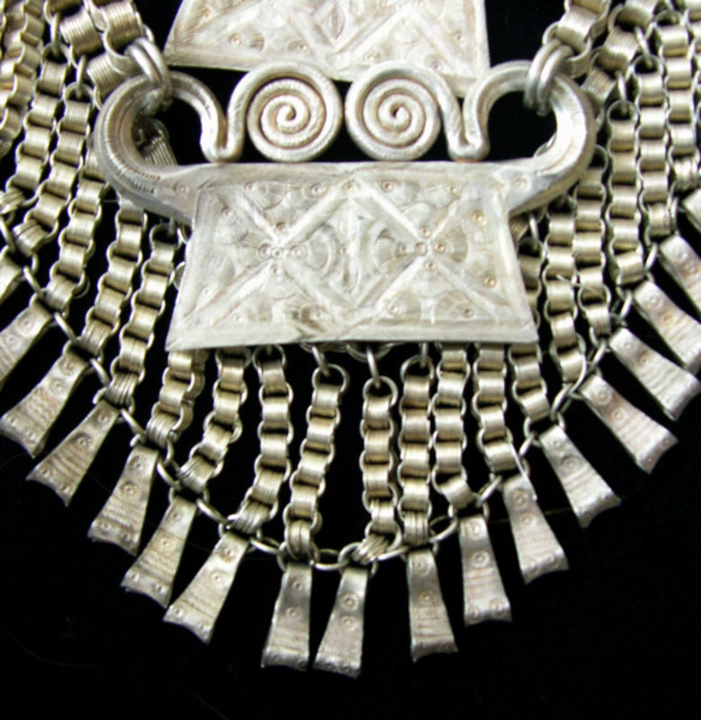 Hmong Ethnic Minority Pure Silver Lock Necklace