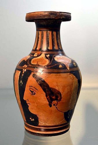 AN ANCIENT GREEK OINOCHOE