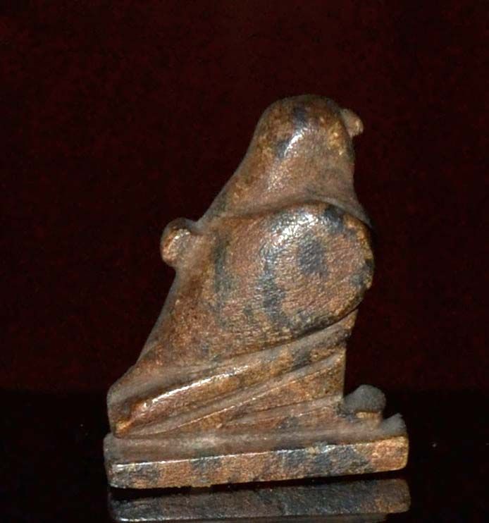 AN ANCIENT EGYPTIAN SERPENTINE HORUS FALCON