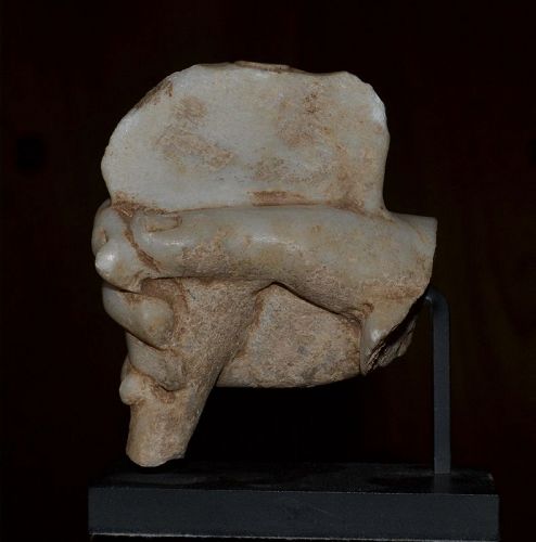AN ANCIENT ROMAN MARBLE HAND