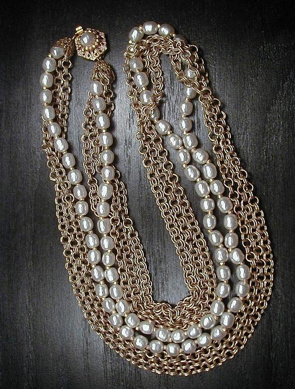MIRIAM HASKELL PEARL AND CHAIN NECKLACE