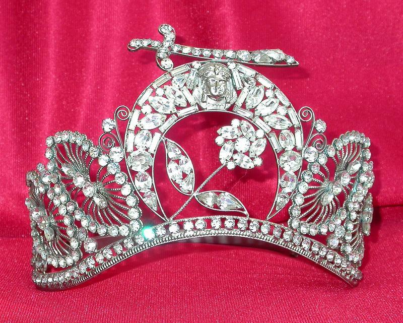 LARGE RHINESTONE TIARA