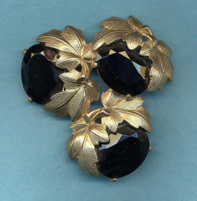 SCHIAPARELLI FLORAL BROOCH