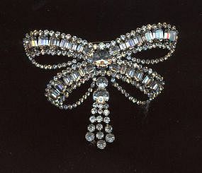 BUTLER & WILSON RHINESTONE BROOCH