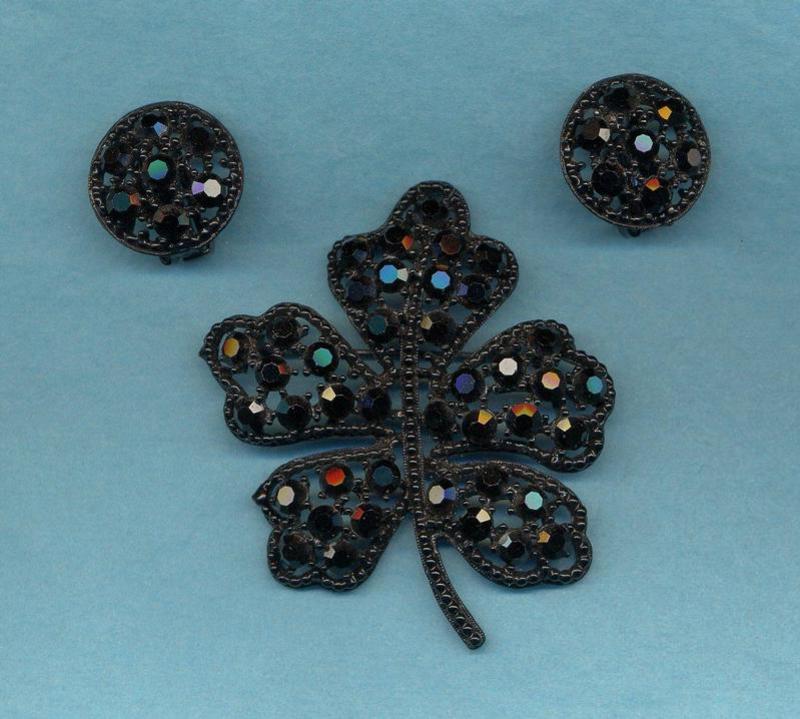 WEISS GLASS BROOCH AND EARRINGS