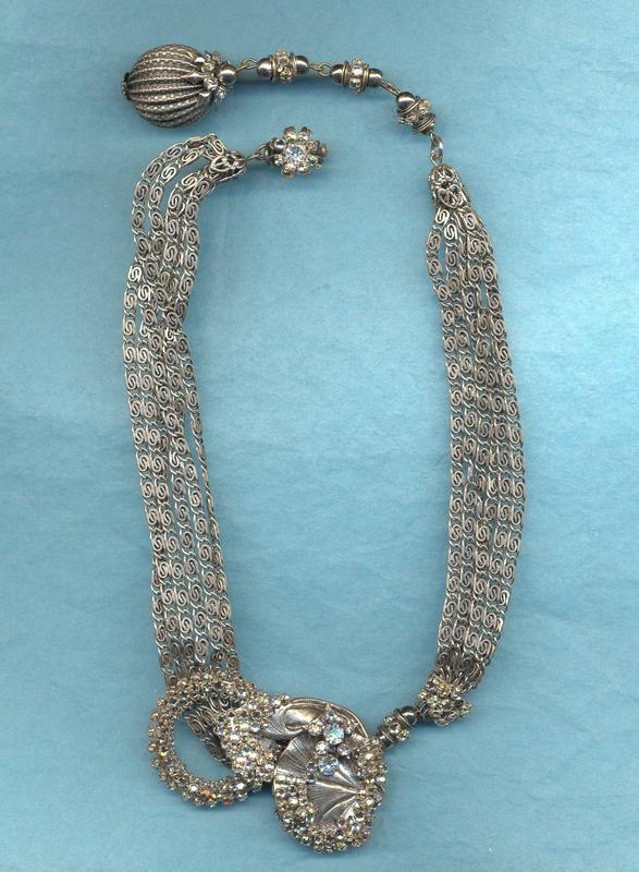 MIRIAM HASKELL LAVELIERE NECKLACE