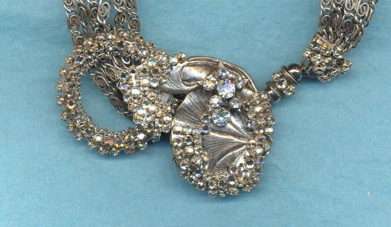 MIRIAM HASKELL LAVELIERE NECKLACE