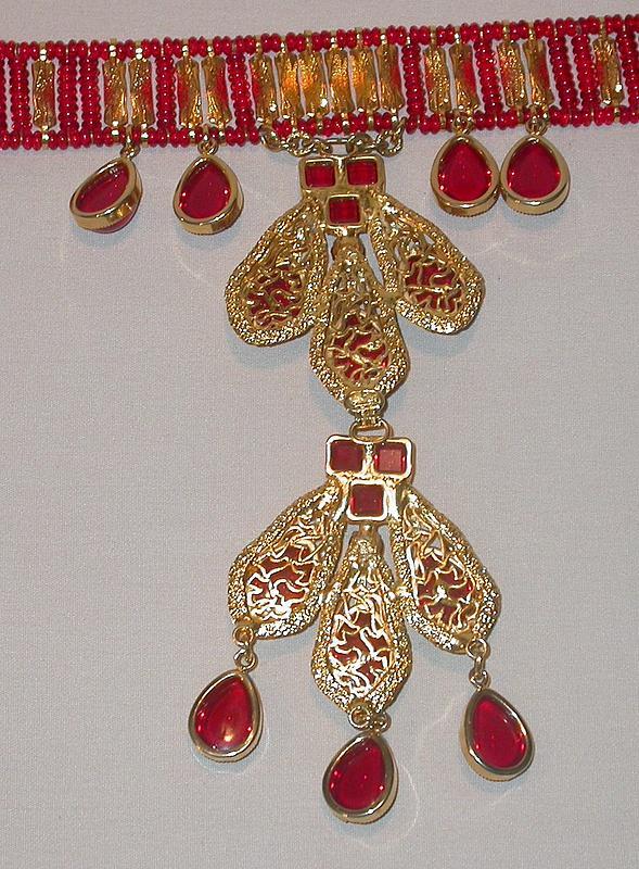 DE LILLO RED AND GOLD PENDANT NECKLACE AND EARRINGS