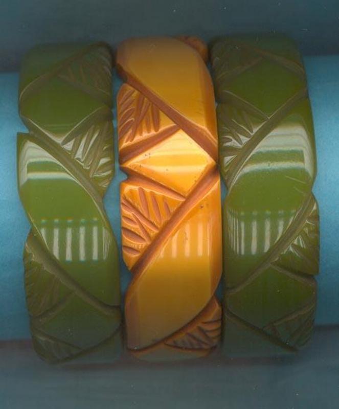 SET OF THREE BAKELITE BRACELETS