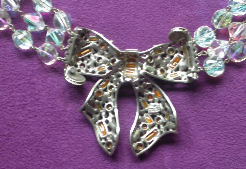 HOLLYCRAFT BOW NECKLACE