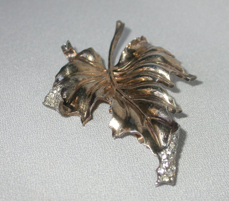 EARLY TRIFARI STERLING CLIP AND EARRINGS