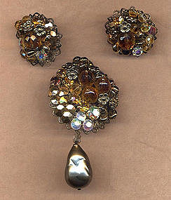 HATTIE CARNEGIE BROOCH AND EARRINGS