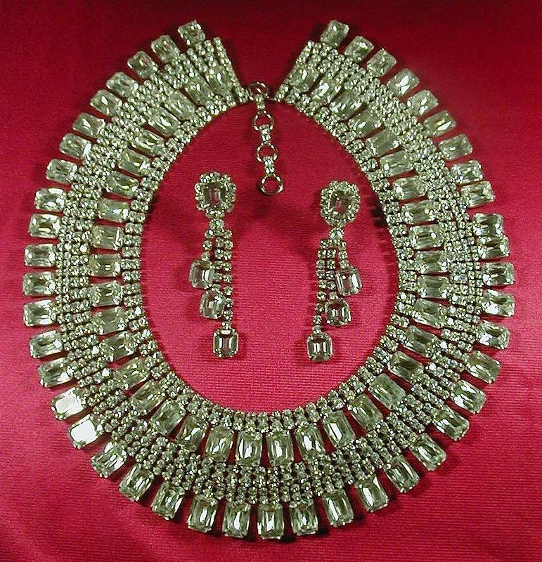 SORRELL RHINESTONE NECKLACE AND EARRINGS