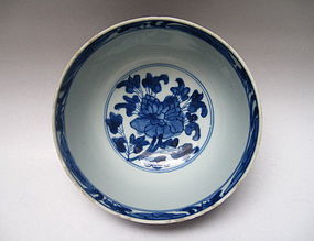 A Kangxi B/W Bowl