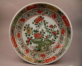 A Qing Dynasty Kangxi Period Polychrome Large Dish