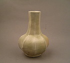 A Song Dynasty Octagonal Shape Vase