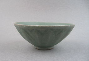 A Fine Southern Song Longquan Celadon Lotus Bowl