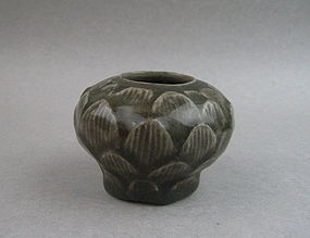 Song/Yuan Yaozhou Ware Small Lotus Shape Jarlet