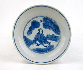 A MING DYNASTY 16TH CENTURY B/W DISH WITH A FIGURE