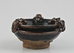 TWO STAKES BOWL CONNECTED WITH THREE MOUSE CLIMBING