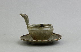 A RARE SET OF EARLY ZHEJIANG WARE CELADON DISH & CUP WITH HANDLE