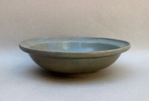 A SOUTHERN SONG DYNASTY LONGQUAN CELADON DISH