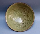 A CELADON BOWL WITH CARVED INCISED OF MANDARIN DUCK