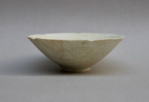 SOUTHERN SONG TO YUAN QINGBAI TYPE CONICAL BOWL