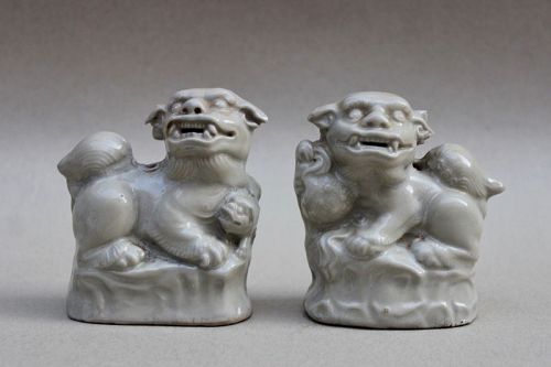 RARE PAIR OF YUAN DYNASTY THIANPAI BUDDHIST LIONS FIGURINE