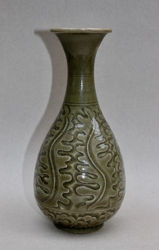 A RARE EXAMPLE OF SONG YAOZHOU CELADON PEAR SHAPED VASE