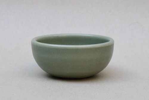 A FiNE SOUTHERN SONG/YUAN DYNASTY LONGQUAN CELADON CUP