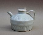 A RARE AND FINE OF SONG DYNASTY QINGBAI SMALL EWER